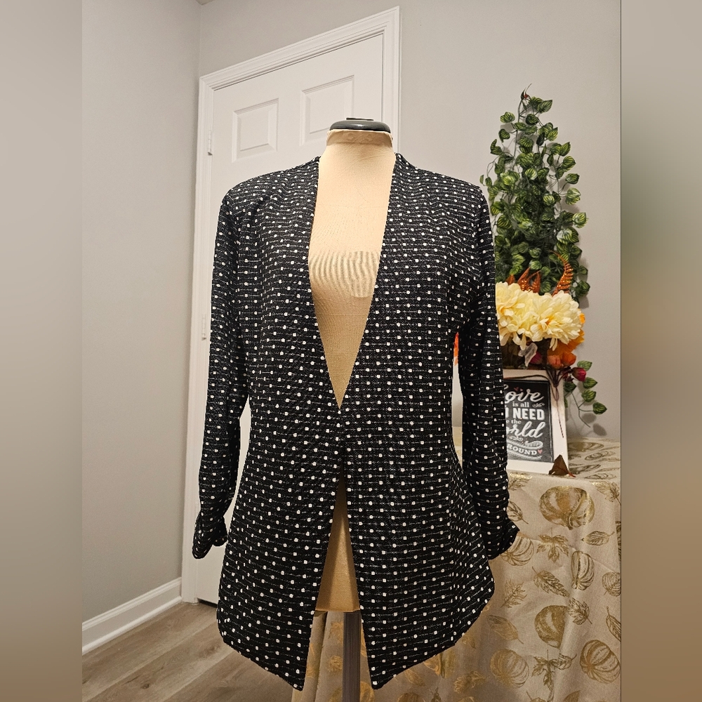 Tart Black and White Patterned Woman Blazer 3/4 Ruch Sleeve Sz L